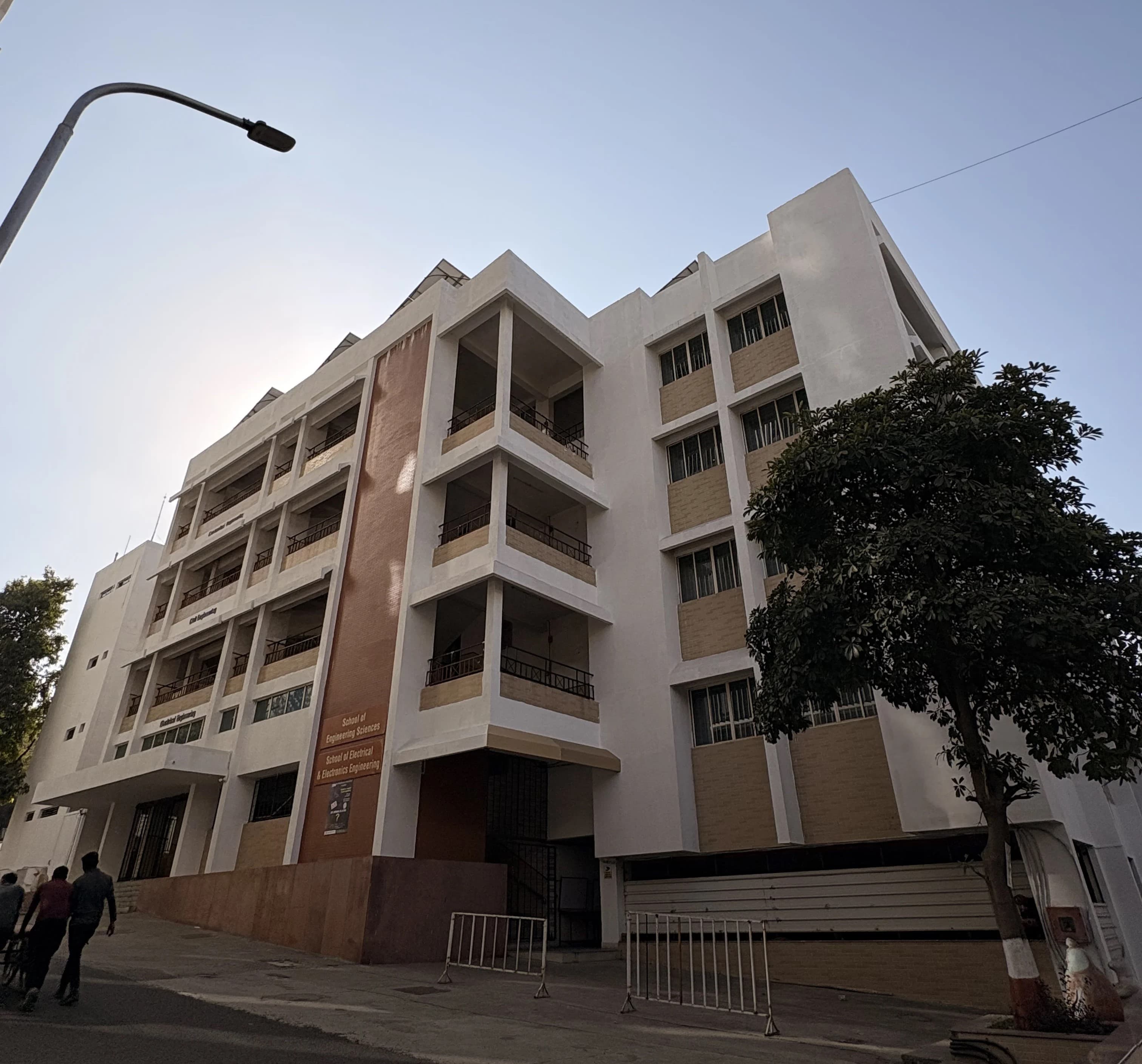 Ramdeobaba University Academic Building photo 14